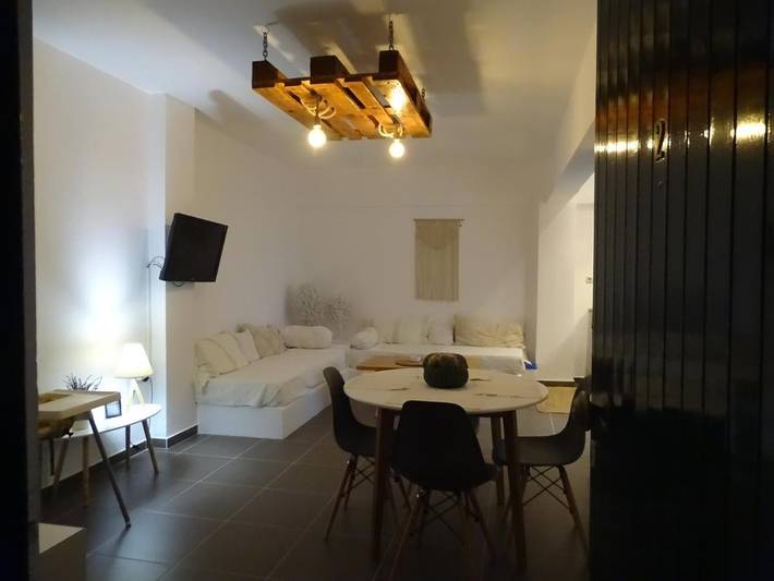 Gîte pour 4 personnes, avec vue et jardin dans Palaia Epidavros