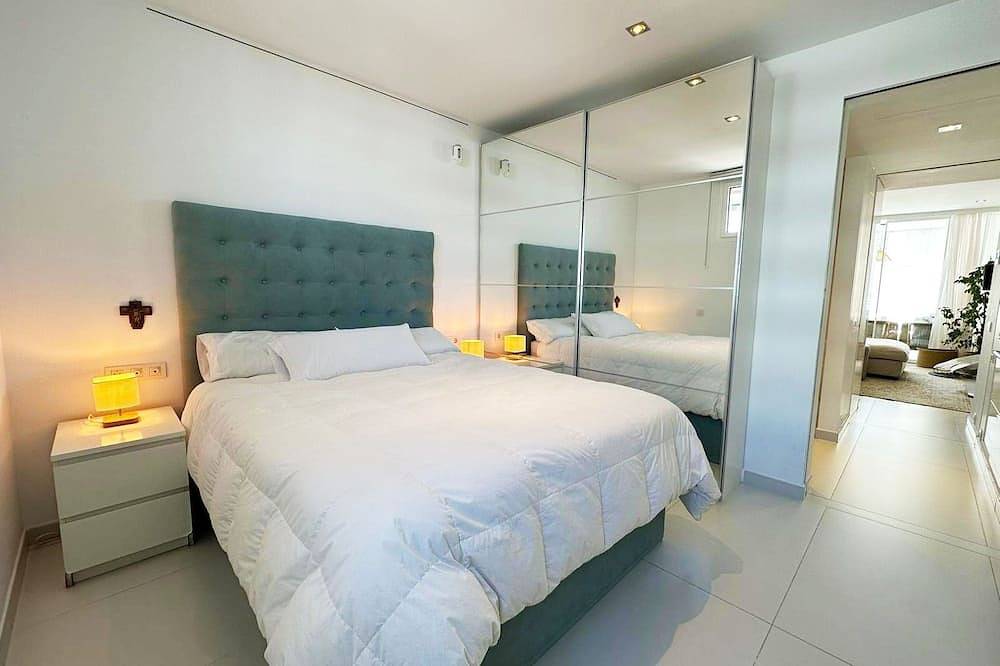 Appartement entier, 2-Bedroom Pool View Apartment at Edward Marina Botafoc, Ibiza in Talamanca, Ibiza Ville