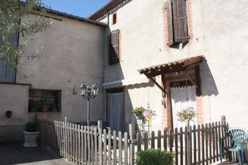 Cottage pour 3 personnes, avec terrasse à Puygouzon