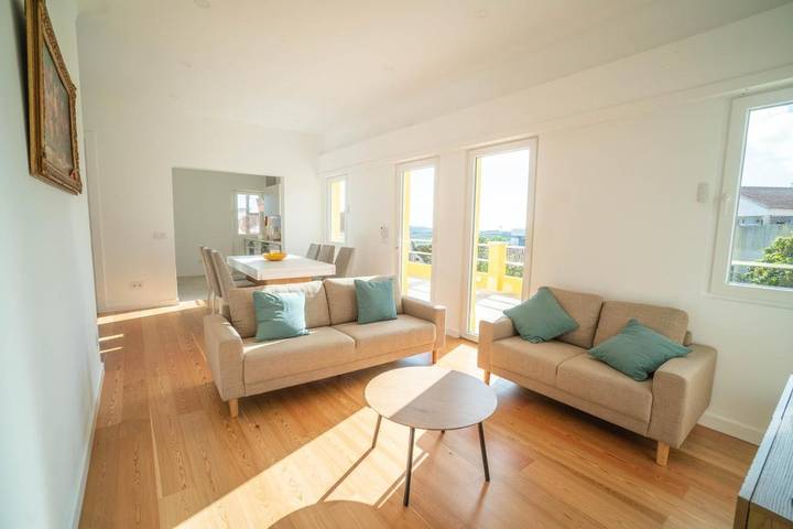Casa de férias para 4 pessoas, com varanda e vista e ainda jardim and piscina em Encarnação