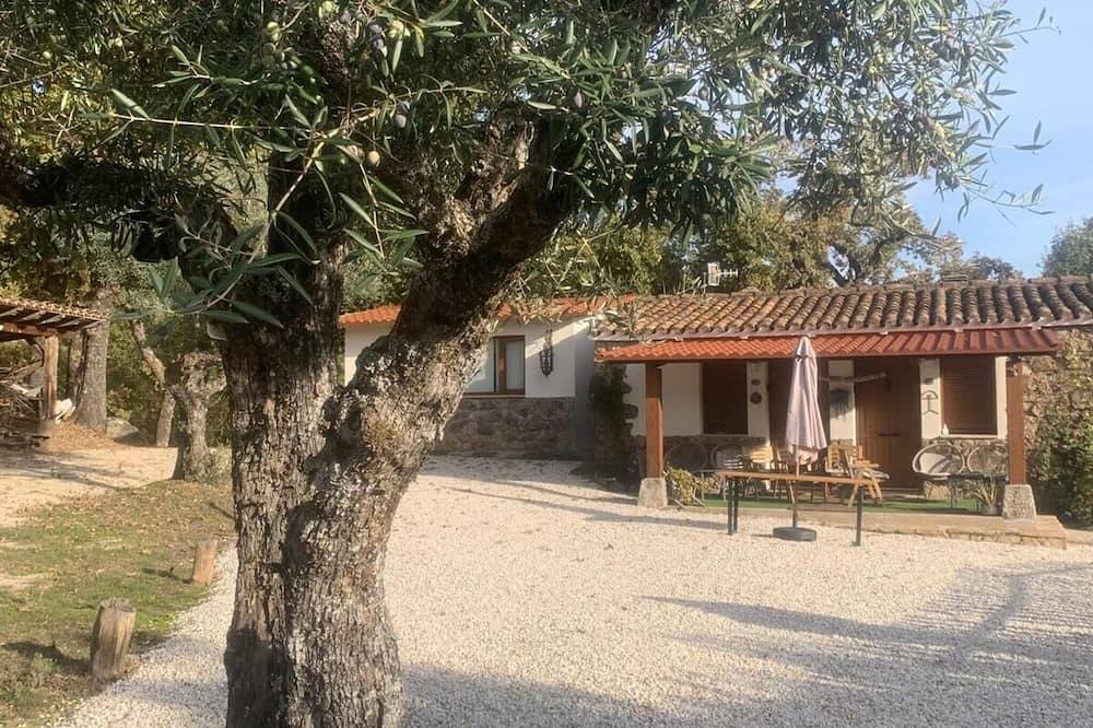 Ganze Wohnung, Namaste and Indalo Rooms in Candeleda, Valle del Tiétar