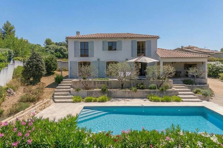 Location de vacances pour 8 personnes, avec terrasse et jardin à Saint-Hippolyte-de-Montaigu