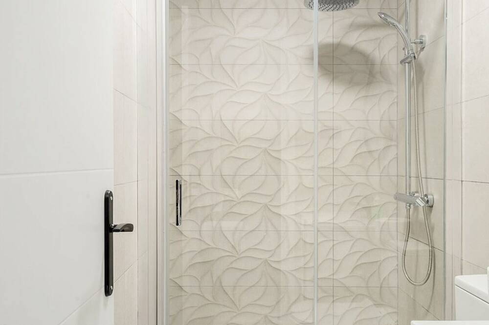 Bright Double Room with Bathroom Gran Via | 035 in Centro (Madrid), Madrid