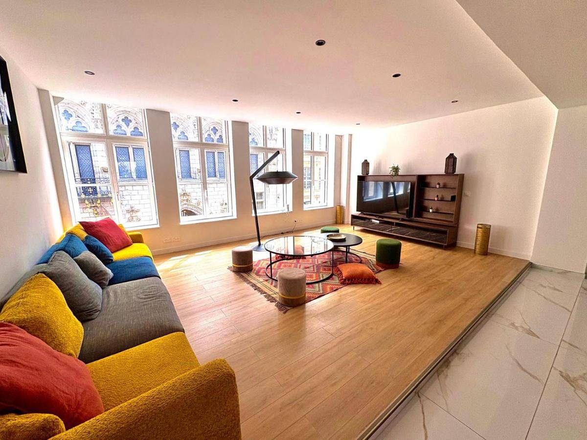 Appartement entier, Three-Bedroom Apartment in Douai, Département Nord
