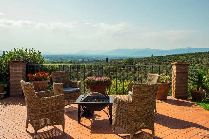 Villa pour 8 personnes, avec piscine ainsi que jardin et vue à Vinci - 4