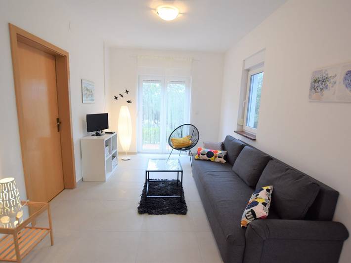 Ferienhaus für 5 Personen, mit Terrasse und Pool sowie Garten, mit Haustier - 1