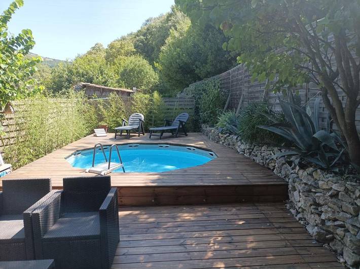 Location de vacances pour 2 personnes, avec jardin ainsi que piscine et vue à Châteauneuf-du-Rhône - 2