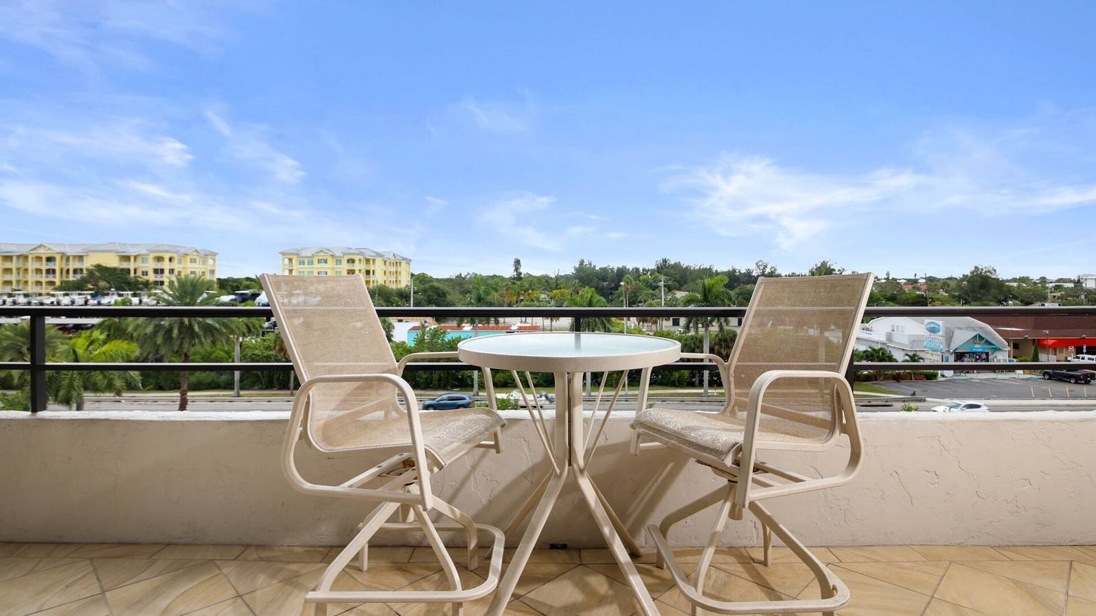 Hel lägenhet, Rent the Perfect 2 Bedroom Apartment on The Anchorage, Siesta Key Apartment 1016 in Siesta Key, Florida, Sarasota County