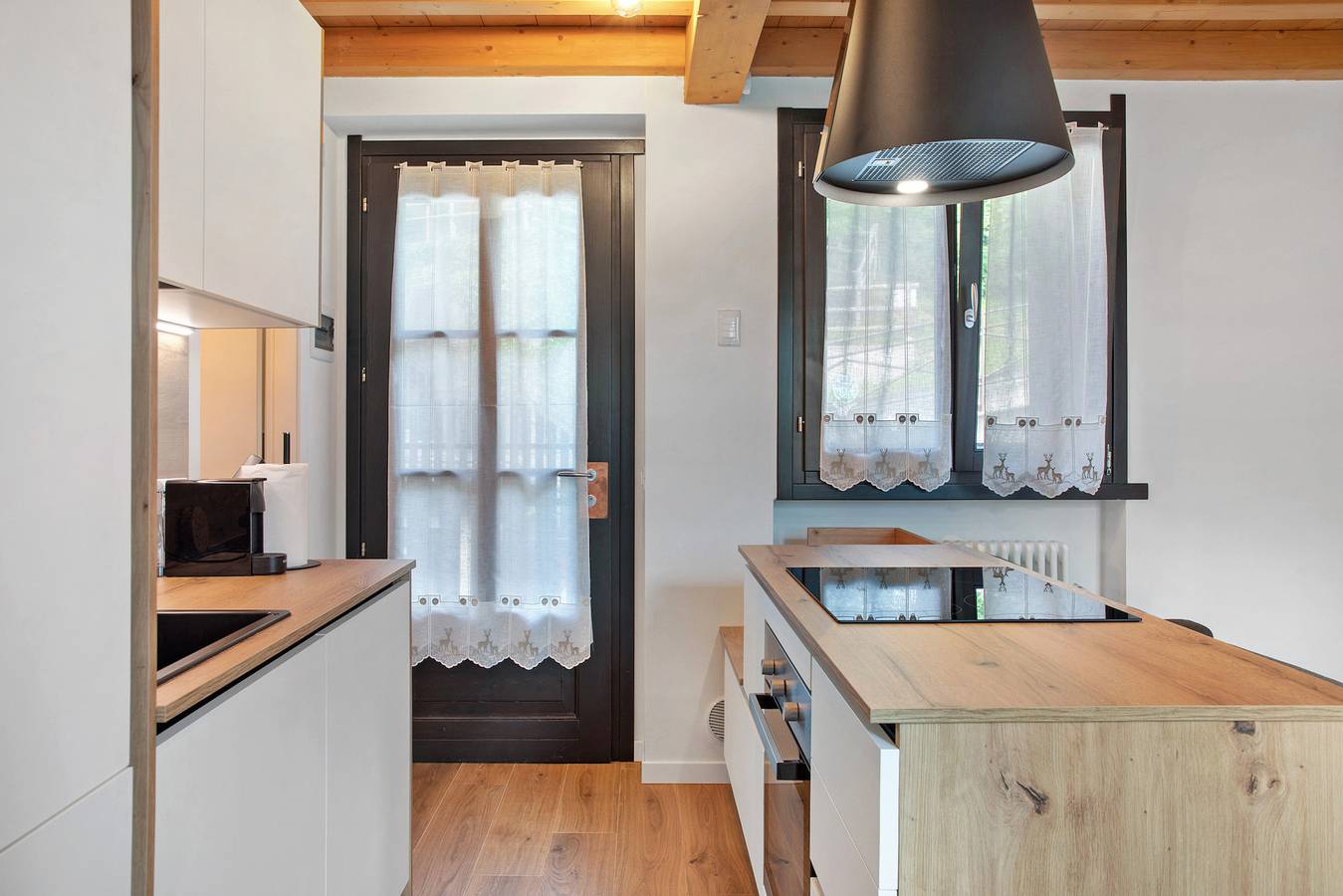 Appartamento intero, Appartamento 'Sogno' con vista sulle montagne, balcone e Wi-Fi in Caspoggio (Borgo), Caspoggio