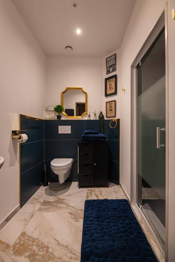 Suite Prohibition - Love & atypique room sauna & spa in Issoudun, Région d'Issoudun