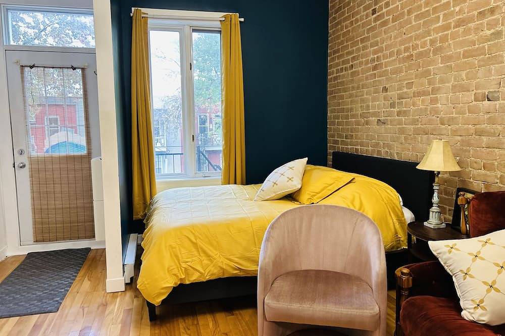 Entire apartment, Lumineux Loft à Montreal au Coeur de la Petite Italie in Cachan, Val-de-Marne