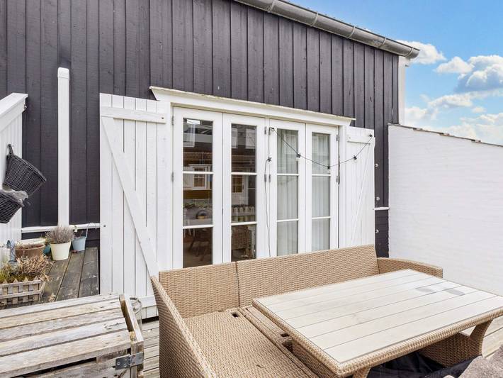 Ferieudlejning for 6 personer, med sauna og pool samt terrasse, husdyr tilladt i Agger