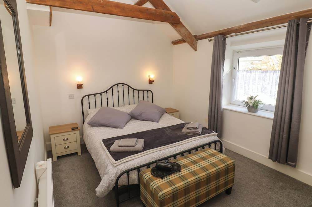 Mews Cottage, pet friendly, character holiday cottage in Tintagel in Tintagel, Pentire Point - Widemouth