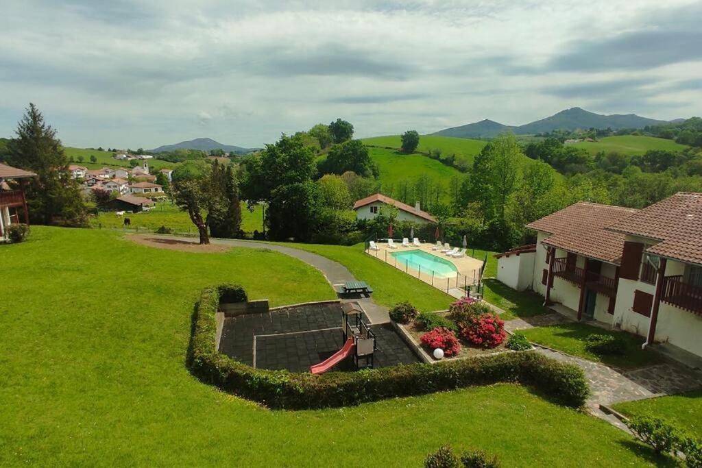 Appartement entier, Hosta Piscine Vue Montagnes in Souraïde, Région de Bayonne