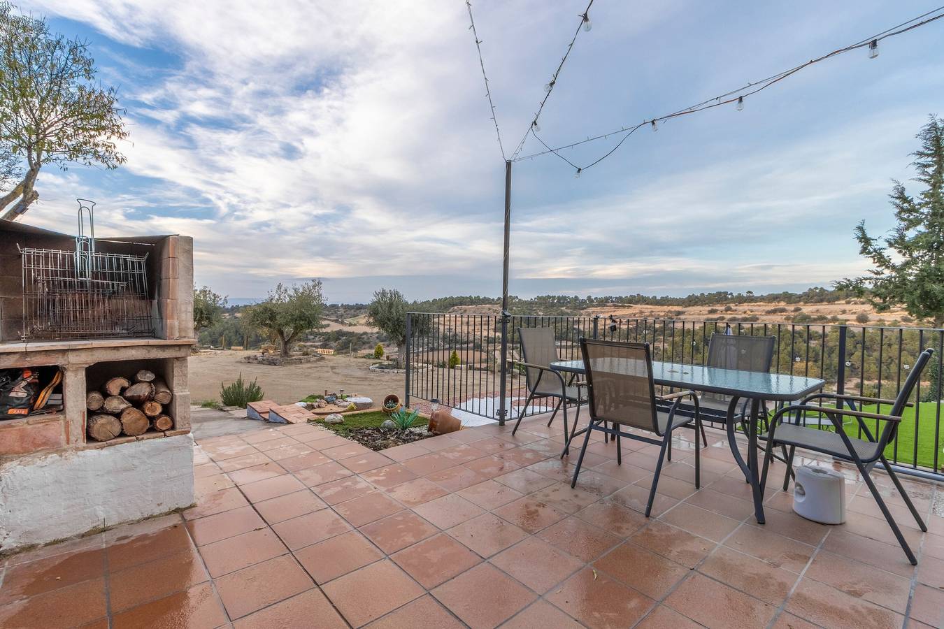 Cantó El Sech: Casa Rural con Piscina Privada in Montolíu de Cervera, Costers del Segre