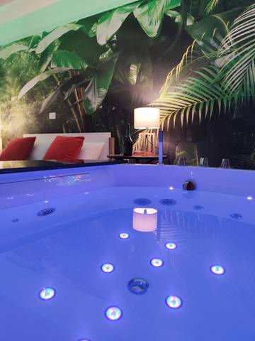 Gîte pour 2 personnes, avec jacuzzi et balcon à Noicàttaro