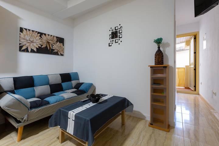 Entire apartment, Apartment "La nogalera Torremolinos" with Terrace & Wi-Fi in Torremolinos Centre, Torremolinos