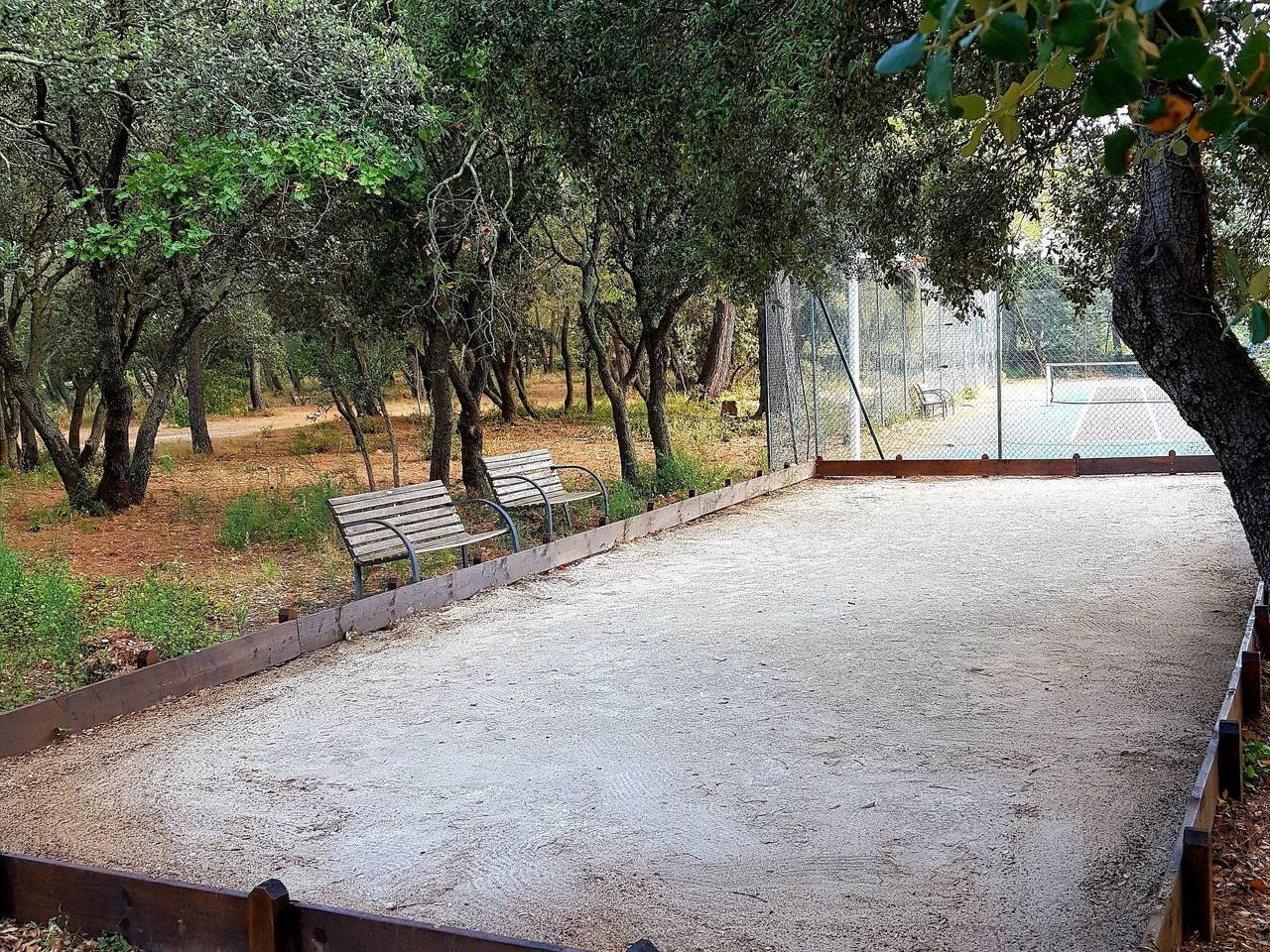 Provence 5 pers 2 Zimmer Schwimmbad Tennis in Grans, Aix-en-Provence region