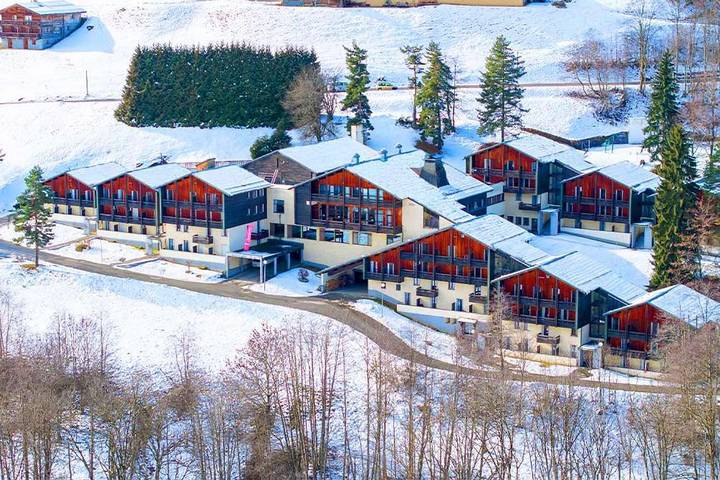 Parc de vacances pour 5 personnes, avec terrasse dans les Alpes francaises - 3