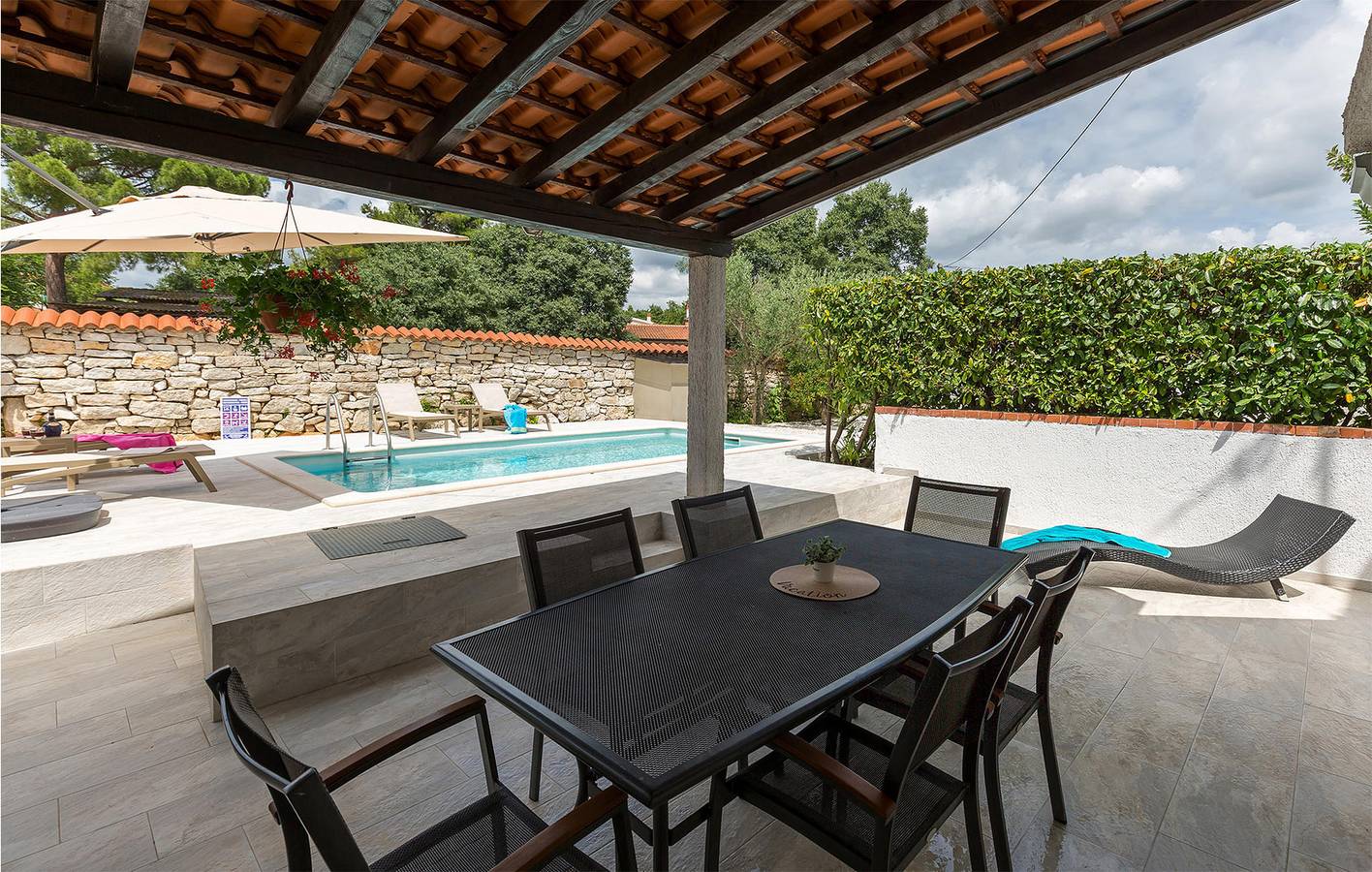 Gemütliche Ferienwohnung mit Terrasse, WLAN und Parkplatz – 400 m zum Restaurant in Grad Poreč, Porec und Umgebung