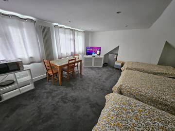 Hotel for 12 People in Windsor, Windsor and Maidenhead, Photo 4