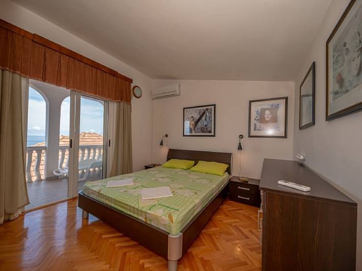 Villa für 5 Personen, mit Balkon in Montenegro - 4