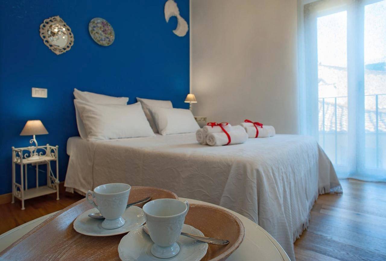 Double Room with Private Internal Bathroom in Frascati, Castelli Romani
