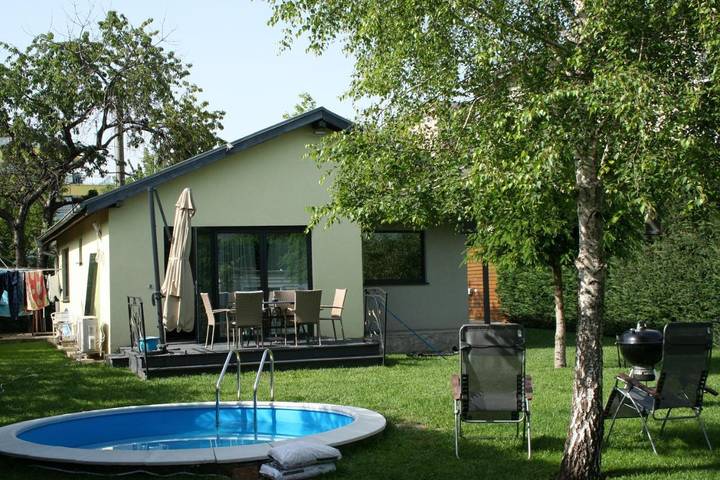 Ferienhaus für 6 Personen, mit Terrasse und Pool sowie Garten in Varna - 4