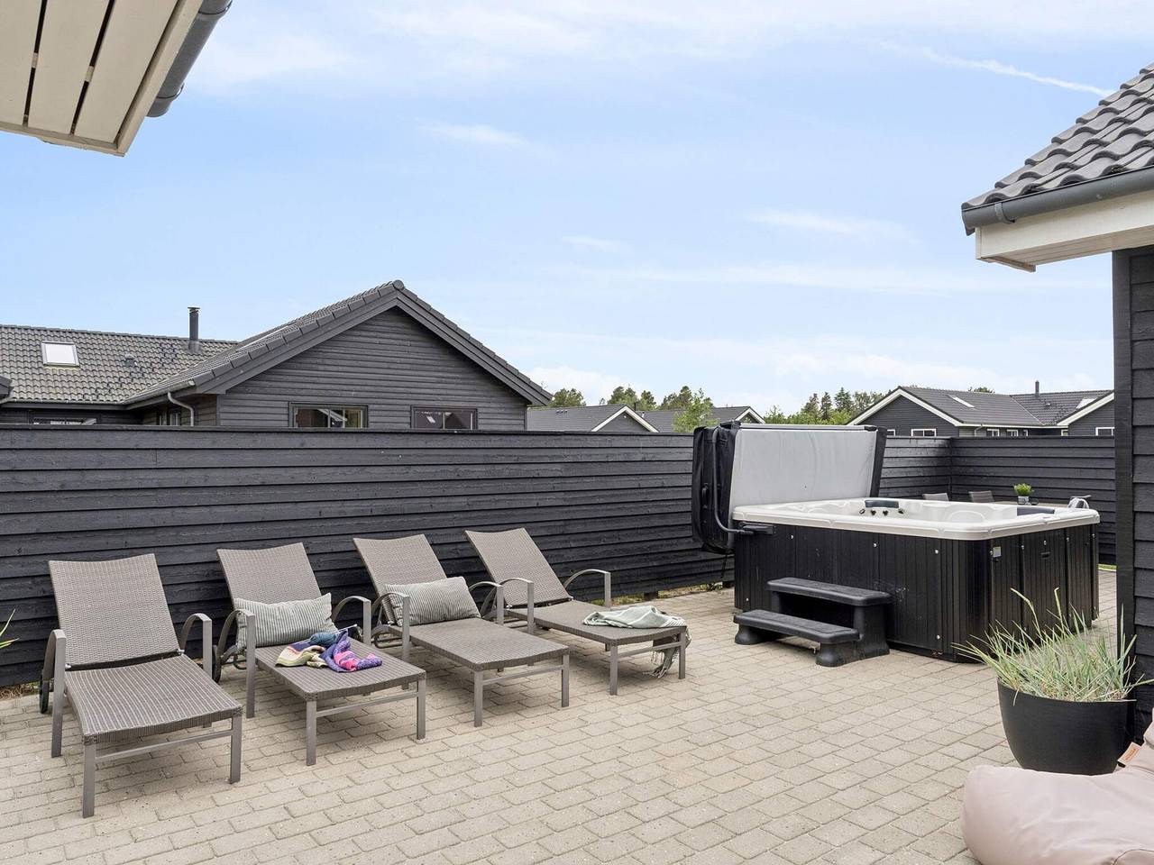 Luxuriöses Refugium mit Pool in Nørre Nebel, Varde