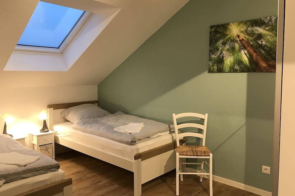 Ferienhaus für 12 P. mit Sauna & Ofen, Direkt am Wasser - 2 Haushälften in Geeste, Hasetal