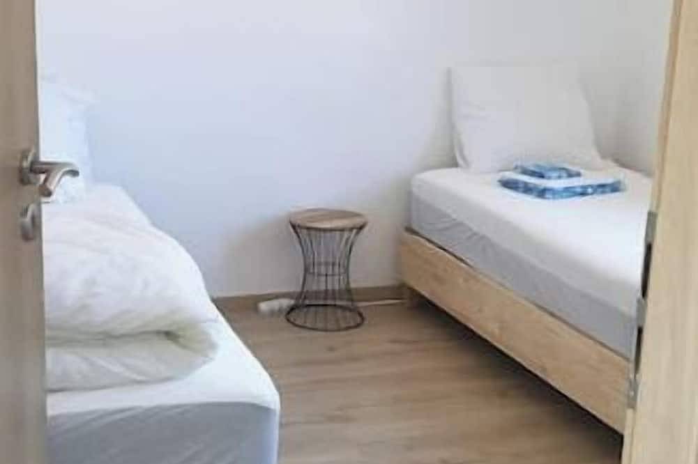 Beautiful, well-equipped house with garden and swimming pool in Marquixanes, Región de Prades (Francia)