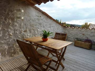 Gîte pour 4 personnes, avec terrasse à Saint-Jurs
