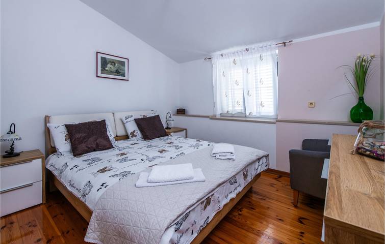 Apartment mit Meerblick, Terrasse, WLAN und Parkplatz – 1,5 km zum Strand in Marčana, Südküste Istrien