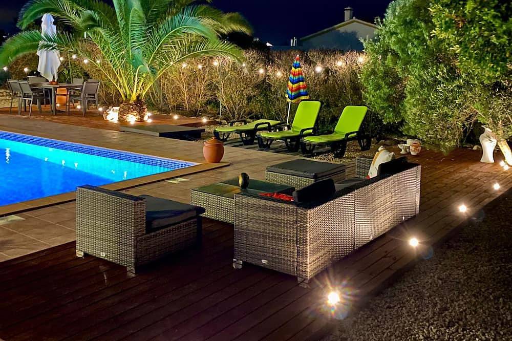 Rustic Chic Villa with solar heated Pool five minutes from the beach! in Arrifana, Aljezur