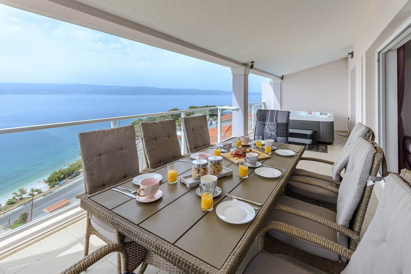 Geheel appartement, Apartments Hope - Three-Bedroom Apartment with Jacuzzi and Terrace with Sea View in Dugi Rat, Split-Dalmatië