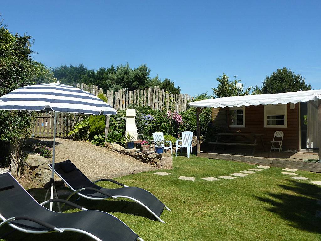 Bungalow douillet dans cadre fleuri in Cancale, Baie du Mont-Saint-Michel