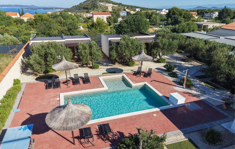 Ferienhaus für 24 Personen in Drage (Pakoštane)