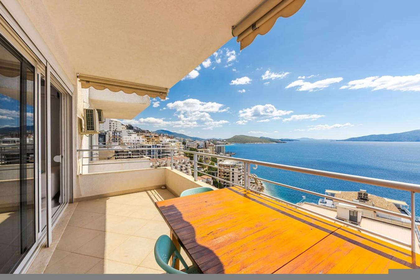 Ganze Wohnung, Sunkissed Apartment | 1Br Amazing Views by the Sea in Sarandë, Vlorë