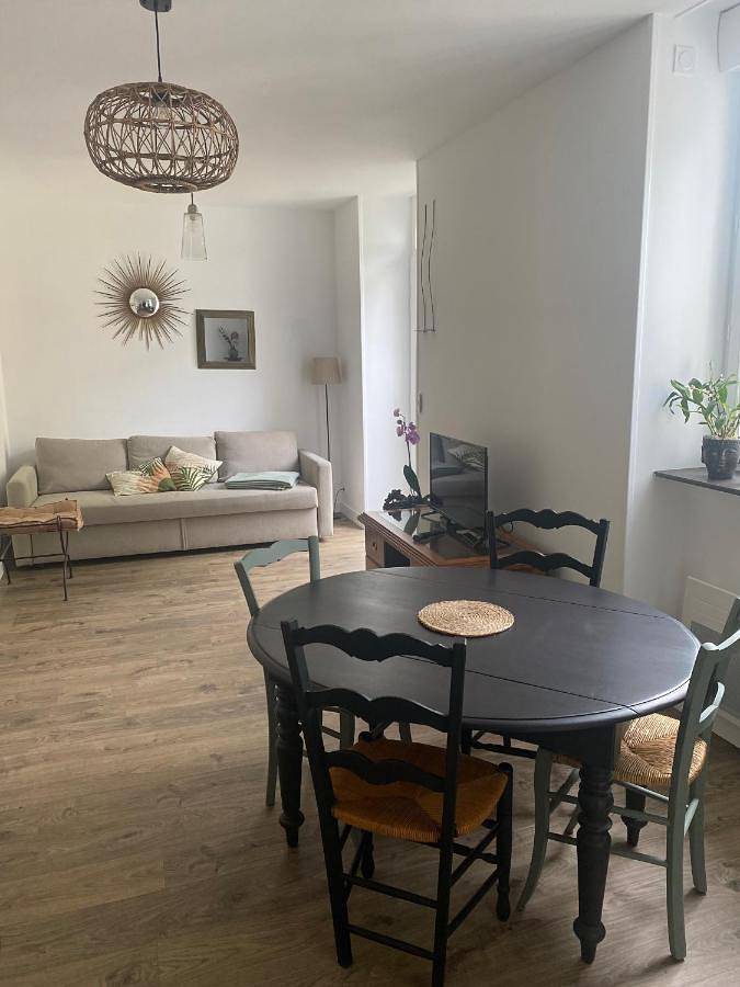 Appartement entier, One-Bedroom Apartment in Sartilly-Baie-Bocage, Côte de la Déroute