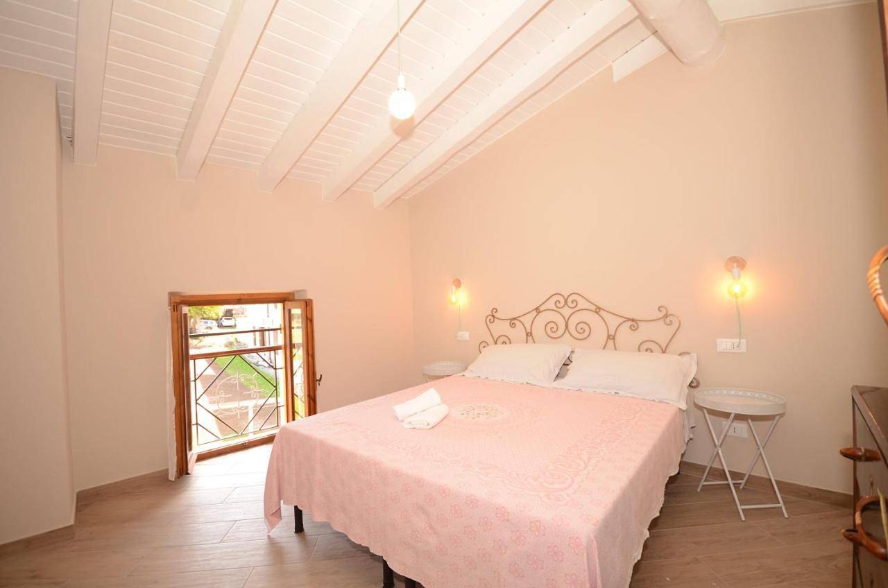 Ganze Wohnung, Corte Vezzola bilocale Emma in Castello (Puegnago sul Garda), Puegnago sul Garda