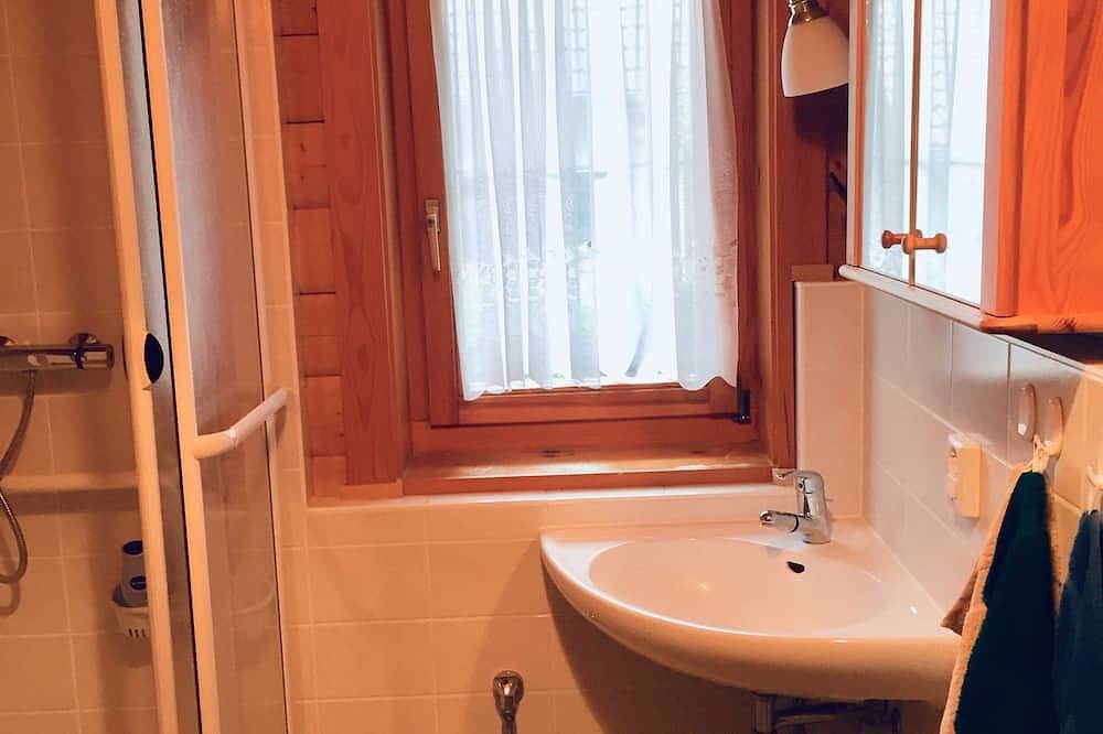 Ganze Wohnung, Ferienwohnung im Holzhaus, 5-10 Min. vom schönen Wandlitzsee entfernt in Stolzenhagen, Wandlitz