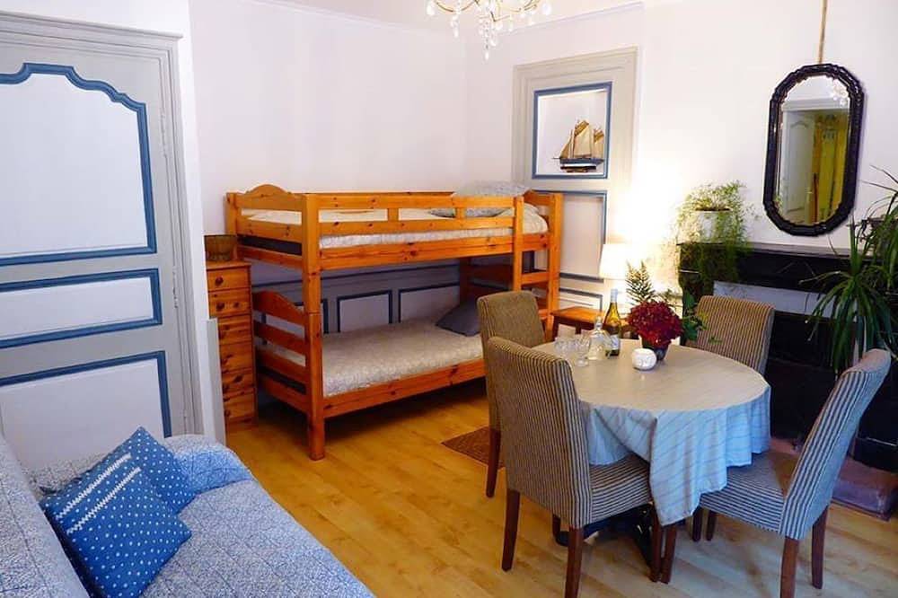 Apartamento entero, \"Le Rosier\" vacation home in Brittany, close to the sea with a German-speaking family in Plouër-sur-Rance, Región de Dinan