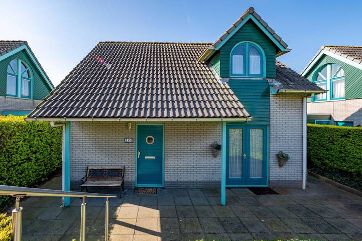 Villa für 6 Personen, mit Seeblick und Sauna sowie Balkon/Terrasse und Terrasse - 1