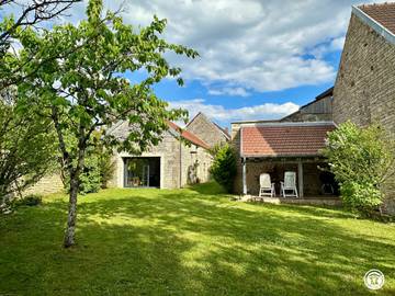 Gîte pour 4 personnes, avec jardin, animaux acceptés à Baigneux-les-Juifs