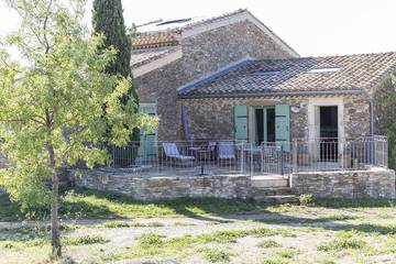 Gîte pour 4 personnes, avec terrasse à La Livinière