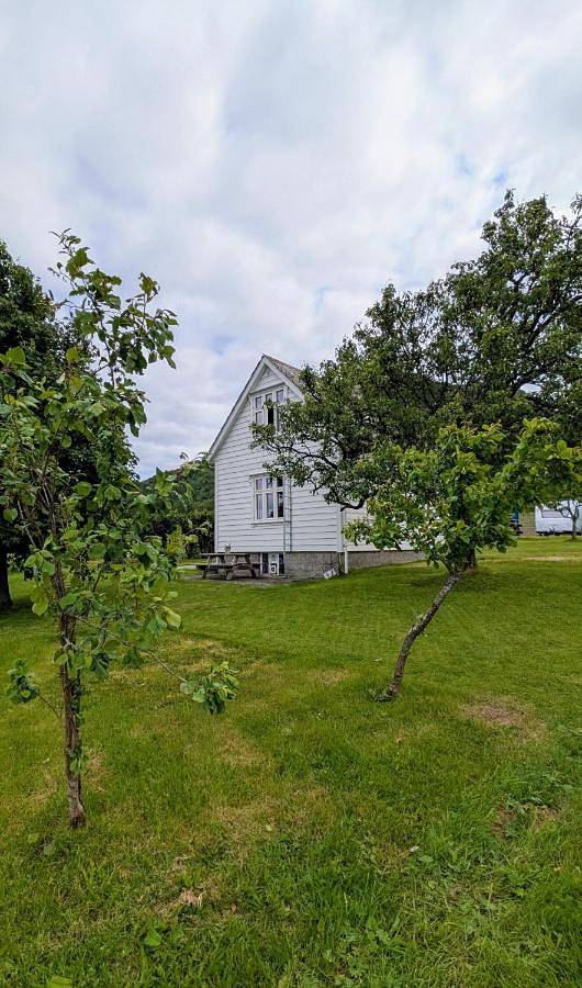 Dønhaug Gard in Kvinnherad