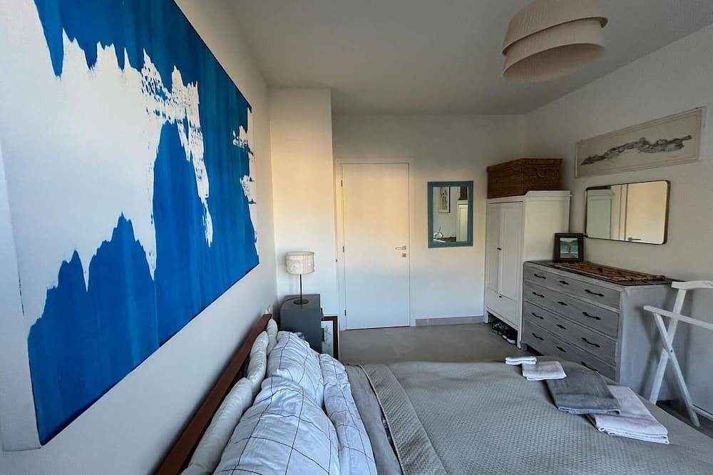 Appartamento intero, Stunning sea view! 2-bedroom apartment, 5 minutes walking to the beach, Ac, pool in Zoagli, Riviera di Levante