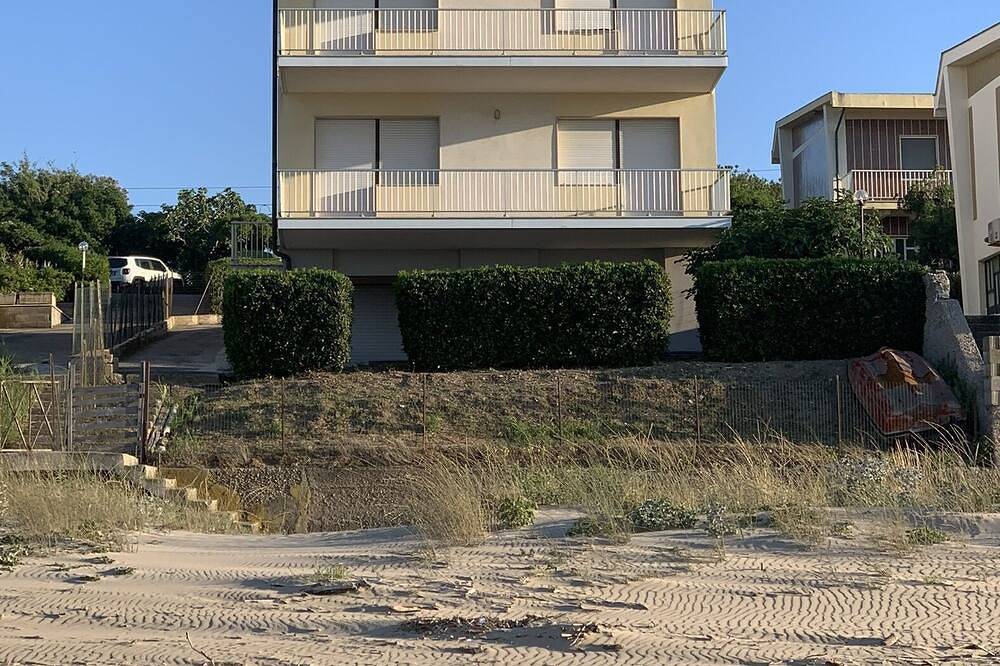 Detached villa by the sea in Campobasso Provinz