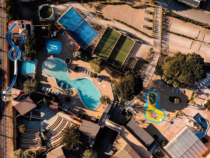 Camping für 8 Personen, mit Pool und Terrasse in Canet-en-Roussillon - 3