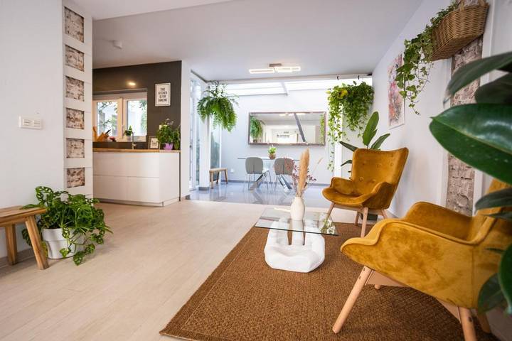 Casa de huéspuedes para 10 personas, con Terraza además de Jacuzzi y Vistas en Rincón de la Victoria